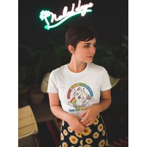 Shirt - Show Your True Colors - Wurban Wear | Grappig shirt | Leuk cadeau | Unisex tshirt | Mindfulness | Positiviteit | Spiritualiteit | Manifesteren | Universum | Wit
