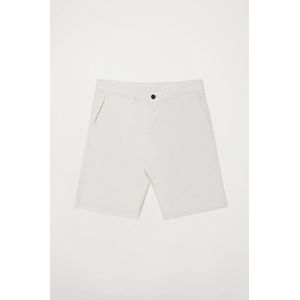 Lichtgrijze bermuda met geborduurd logo, relaxed fit