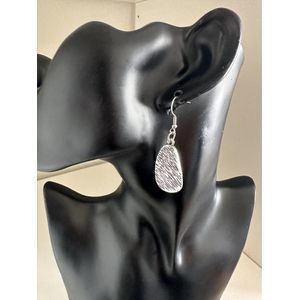 Zilverkleurige oorbellen | Moederdag | Verjaardagscadeau| Cadeautje| Valentijnsdag| Kado | sieraden | vaderdag | oorbellen | oorsieraden