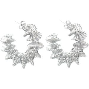 Oorbellen - oorhangers - zilverkleurig - spiraal - sieraad - oorsieraad - accessoire - outfit - chique - trendy - hip - feest - cadeau - dames - vrouwen - feestdagen