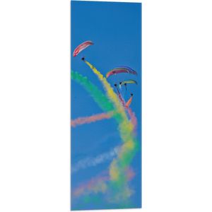 WallClassics - Vlag - Gekleurde Rook bij Zweefvliegers - 30x90 cm Foto op Polyester Vlag