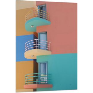 WallClassics - Vlag - Gekleurd Gebouw en Balkons - 80x120 cm Foto op Polyester Vlag
