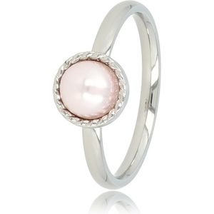 My Bendel - Ring zilver met roze parel - Zilveren ring met een roze parel en een getwist randje - Met luxe cadeauverpakking