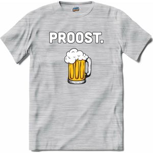 Proost - Bier kleding cadeau - bierpakket kado idee - grappige bierglazen drank feest teksten en zinnen - T-Shirt - Heren - Donker Grijs - Gemêleerd - Maat L