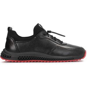 Modieuze leren sneakers op een interessante zool