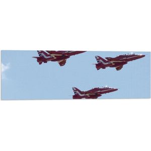 WallClassics - Vlag - Rode Engelse Straaljagers in Groepje - 90x30 cm Foto op Polyester Vlag
