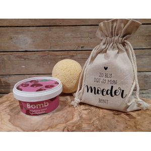 Geschenkset-Badbruisbal-Cellulose Spons-Body-Shimmer-ButtterRaspberry-Vegan-Huidverzorging-Vrouwen-Verjaardagcadeau-Musthaves-Alle Huidtypen-Trail-Natuurlijke ingrdiënten-Welness kadoset-Spa-Giftset voor dames-Moederdag Cadeau-Kerst-Sinterklaas