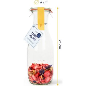 Pineut ® Waterkaraf met Deksel - Waterkan Glas 1L - Tafelwater Aardbei, Jasmijnbloem & Korenbloem - Origineel Cadeau