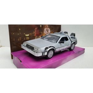 Modelauto DeLorean - Back To The Future I 1:24