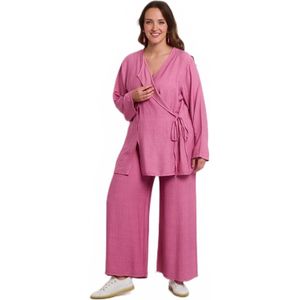 Gewaad en broek met wijde pijpen