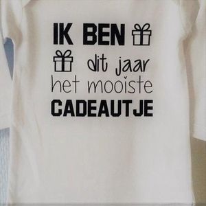 Shirtje baby tekst de liefste eerste Sinterklaas kerstmis | ik ben dit jaar het mooiste cadeautje | Lange mouw | wit met zwart | maat 56 | cadeautje verjaardag geboorte kraamcadeau zwangerschap aankondigen | mama oma opa oom tante jongen meisje