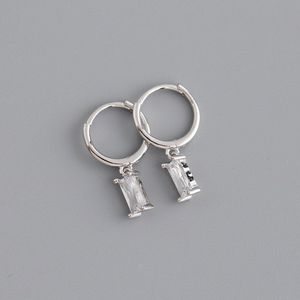 Oorring hanger witte bedel - zilver