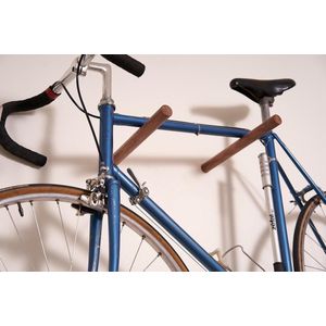 Bike on the Ledge #3 - 100% Beuken - Smoked | Donker - Fiets ophangsysteem - Muurbeugel fiets - Fietsbeugel - fiets ophangbeugel - Fietshanger - Fiets hanger muur - fiets ophang systeem - Fiets muurhaak - Fiets hanger - Fiets ophangen