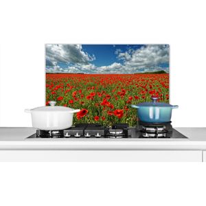 Spatscherm keuken 70x50 cm - Kookplaat achterwand Spierwitte wolken boven een klaprozenveld - Muurbeschermer - Spatwand fornuis - Hoogwaardig aluminium