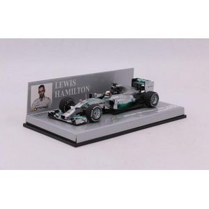 De 1:43 Diecast modelauto van de Mercedes AMG Petronas F1 Team W05 #44 van de GP van Australië van 2014. De coureur was Lewis Hamilton.De fabrikant van het schaalmodel is Minichamps.