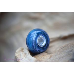 Urn-Crematie as gedenkbedel-Crematie as vast in glas-Crematieas kraal-Semi Transparant-Blauw Zilverglas-Assieraad-Gedenkbedel voor aan armband-Gedenkbedel voor aan ketting-Urn-Urn mens-Urn voor as-Urn hond-Urn kat-Urn dier-meerdere kernmaten mogelijk