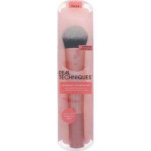 Real Techniques Seamless Foundation brush