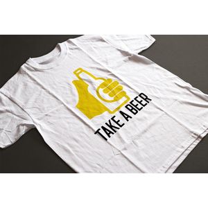 Shirt - Take a beer - Wurban Wear | Grappig shirt | Bier | Unisex tshirt | Drankspel | Klok | Wit & Zwart