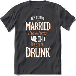 T-Shirt Knaller T-Shirt| I Am Getting Married | Vrijgezellenfeest Cadeau Man / Vrouw -  Bride / Groom To Be Bachelor Party - Grappig Bruiloft Bruid / Bruidegom |Heren / Dames Kleding shirt|Kleur zwart|Maat M