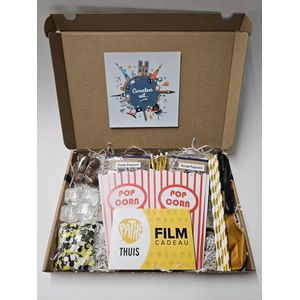 Film Pret Pakket - Groeten Uit... met filmcadeaubon, mystery card met persoonlijke (video)boodschap en vele film-feestartikelen | Verjaardag | Jubileum | Zomaar