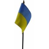 Oekraine mini vlaggetje op stok 10 x 15 cm