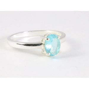 Fijne hoogglans zilveren ring met blauwe topaas - maat 16