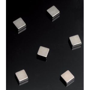 NAGA  Magneten supersterke platte Vierkantjes 6 stuks