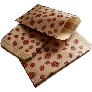 Prigta - Papieren zakjes - 50 stuks - 10x16 cm - bruin met lieveheersbeestjes - 50 gr/m2 / cadeauzakjes Ladybug