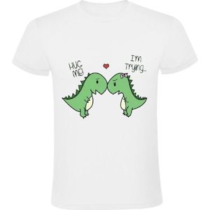 Hug me im trying Heren T-shirt - dino - dinosaurus - oertijd - knuffel - prehistorie - prehistorisch