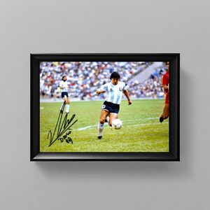 Diego Maradona Ingelijste Handtekening – 15 x 10cm In Klassiek Zwart Frame – Gedrukte handtekening – Argentijns Elftal - FC Barcelona - Napoli