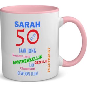 Akyol - sarah 50 jaar jong koffiemok - theemok - roze - 49+1 - mensen die 50 zijn geworden - 50 jaar sarah en abraham cadeau - jubileum man en vrouw - mok met opdruk - verjaardagsmok - grappige tekst mok - jarig - verjaardag - 350 ML inhoud