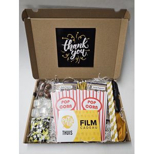 Film Pret Pakket - Thank You met filmcadeaubon, mystery card met persoonlijke (video)boodschap en vele film-feestartikelen | Verjaardag | Jubileum | Zomaar