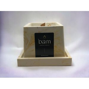BAM kaarsen -gardenia geurkaars met eigen handmade vierkant potje met schaal en houten wiek - op basis van zonnebloemwas - cadeautip - vegan
