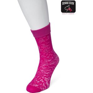 Bonnie Doon Dames Sokken met Kant maat 36/42 Roze - Panty Sokjes - Doorschijnende Sokken - Feestelijk - Semi Transparant - Kanten Sokken - Bloem Patroon - Uitstekende Pasvorm - Flower Sock - Bougainvillea - BP201101.157