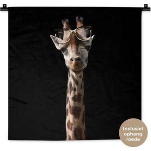 Wandkleed Dieren op een zwarte achtergrond - Giraffe met bril op zwarte achtergrond Wandkleed katoen 60x60 cm - Wandtapijt met foto