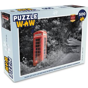 Puzzel Zwart-wit foto van een rode en Britse telefooncel in het Verenigd Koninkrijk - Legpuzzel - Puzzel 500 stukjes