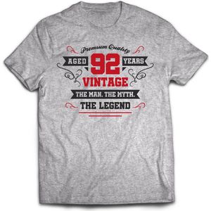 92 Jaar Legend - Feest kado T-Shirt Heren / Dames - Antraciet Grijs / Rood - Perfect Verjaardag Cadeau Shirt - grappige Spreuken, Zinnen en Teksten. Maat L