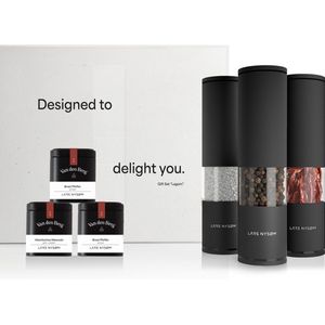 LARS NYSØM Kruidenmolen Geschenkset 'Lagom' - Luxe Zout-, Peper- & Chilimolenset met 3 Kruidenpotjes (Zout, Peper, Chili) - Perfect Cadeau in Elegante Geschenkdoos - Carbon Black