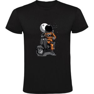Astronaut op een scooter Heren T-shirt - ruimte - maan - space - ruimtevaart