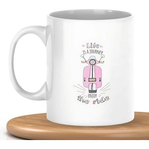Enjoy the ride mok - Verjaardagscadeau - Mok met opschrift - Cadeau voor mannen - Cadeau voor vrouwen - Valentijnsdag cadeau - Koffiemok - Grappige cadeaus - Mokken en kopjes - Koffiekopjes - Theeglazen - Voor moeders en vaders - Keramische mok