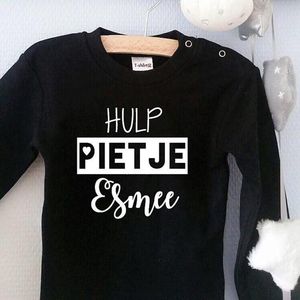 Merkloos Shirtje Hulp pietje met naam van Hulppietje | Lange mouw | zwart met witte letters | maat 86 Baby T-shirt 86