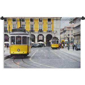 Wandkleed Tram - De twee gele trams in hartje centrum van Lissabon Wandkleed katoen 60x40 cm - Wandtapijt met foto