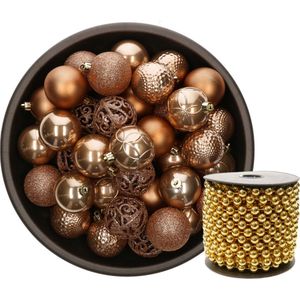 Kunststof kerstballen - 37x st - camel bruin - met kralenslinger goud