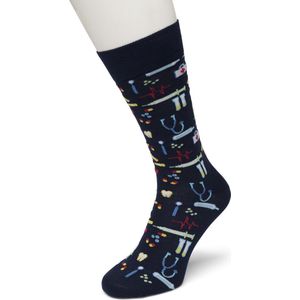 Bonnie Doon Dames Sokken met Dokters Print maat 36/42 Donker Blauw - Thema Sokken - Ziekenhuis - Dokter - Cadeau Sokken - Zacht Katoen met Gladde Teennaad - Comfortabel - Perfect Cadeau - Navy - BD041123.102