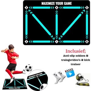 Voetbalmat - Voetbal Trainingsmateriaal - Voetbal - Voetbal spullen - Kinderen - Dribbel mat - Voetbal training - Voetbaltrainer - Buitenspeelgoed - Anti slip - 90x60 cm - Incl gratis trainingvideo - Incl gratis gripsokken - Incl gratis Kick trainer