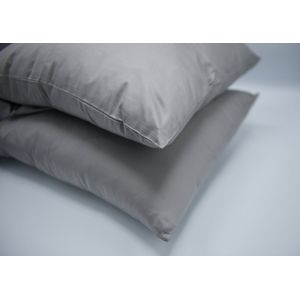 Luxe Satijnzachte Katoenen Kussenslopen – 100% Katoen met Zijdezachte Glans – Ademend & Hypoallergeen – Set van 2 – (Afmetingen: 48x74 cm, Zilvergrijs)