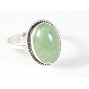 Bewerkte ovale zilveren ring met groene aventurijn - maat 21