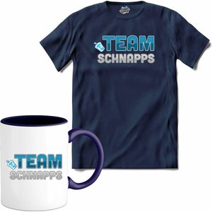 Team Schnapps | Grappige apres ski dank shirt | Wintersport kleding - T-Shirt met mok - Unisex - Navy Blue - Maat L