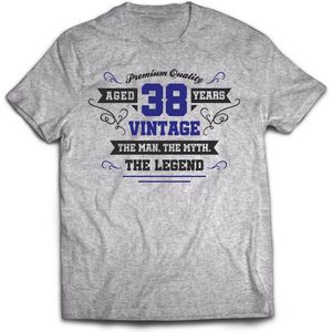 38 Jaar Legend - Feest kado T-Shirt Heren / Dames - Antraciet Grijs / Donker Blauw - Perfect Verjaardag Cadeau Shirt - grappige Spreuken, Zinnen en Teksten. Maat M