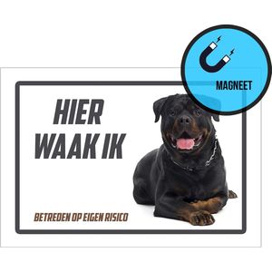 Waakbord/ magneet | ""Hier waak ik"" | Rottweiler | 30 x 20 cm | Dikte: 0,8 mm | Waakhond | Hond | Chien | Dog | Betreden op eigen risico | Rechthoek | Witte achtergrond | 1 stuk